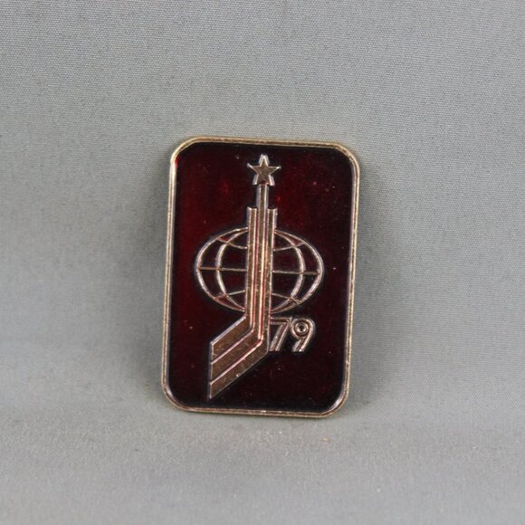 Vintage Hockey Pin - 1979 World Hockey Championships Official Logo - Stamped Pin - Picture 3 of 3